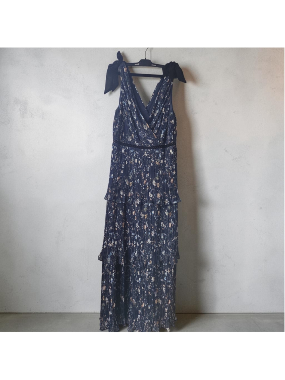 Women's Lulus Floral Maxi Dress Size L Blue White